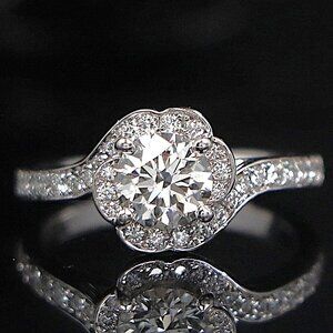 16867 Hearts On Fire 18K White Gold 0.79ct VS2 Round Diamond Engagement Ring